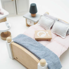 Load image into Gallery viewer, Le Toy Van - Doll&#39;s House Accessories - Daisylane Master Bedroom