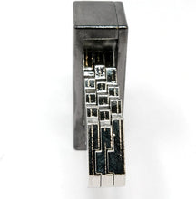 Load image into Gallery viewer, Hanayama - Brain Teasers - Huzzle - Cast Key III Puzzle Game - Difficulty Level 6 of 6
