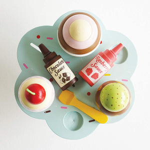 Le Toy Van - Pretend Play - Carlo's Gelato Ice Cream Stand - Wooden Set
